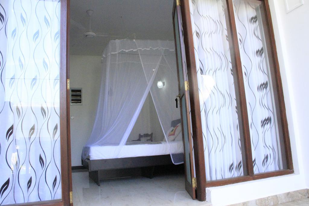 Hotel Neptune Bay Unawatuna Beach Bilik gambar